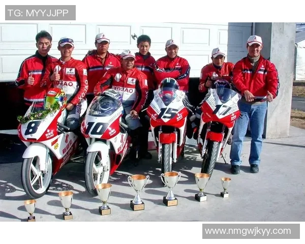 中国赛车队勇夺亚洲耐力赛季军彰显团队实力与卓越表现 中国赛车队勇夺亚洲耐力赛季军彰显团队实力与卓越表现