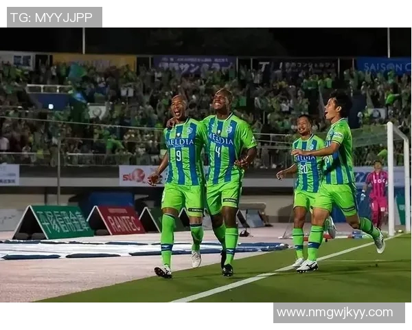 本周体育快讯汇总:新纪录创造、赛场风云再起、球迷热议焦点赛事分析 本周体育快讯汇总:新纪录创造、赛场风云再起、球迷热议焦点赛事分析