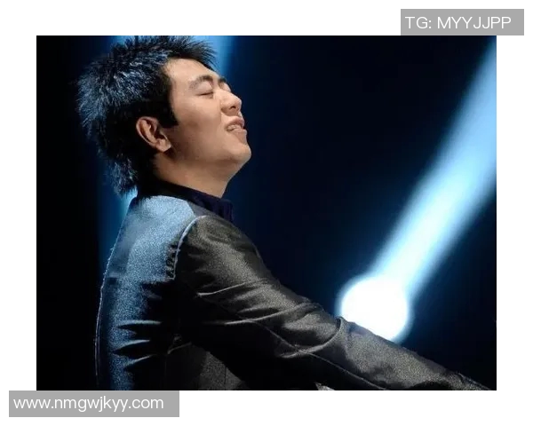 欧联赛场球员小动作引发热议 细节成焦点引关注 欧联赛场球员小动作引发热议 细节成焦点引关注