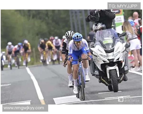 中国自行车选手时隔十五年重返环法赛场刷新历史再创佳绩